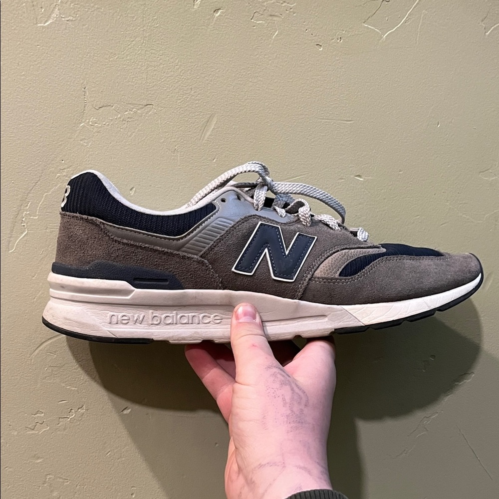 New Balance Men’s Grey and Navy Suede Mesh Sneaker